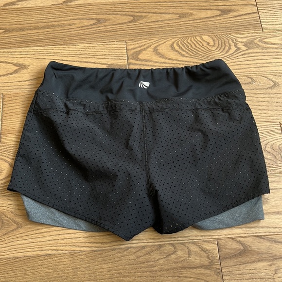 Shorts size medium - Picture 4 of 4